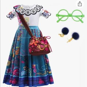 - ENCANTO - Mirabel dress with glasses and earrings